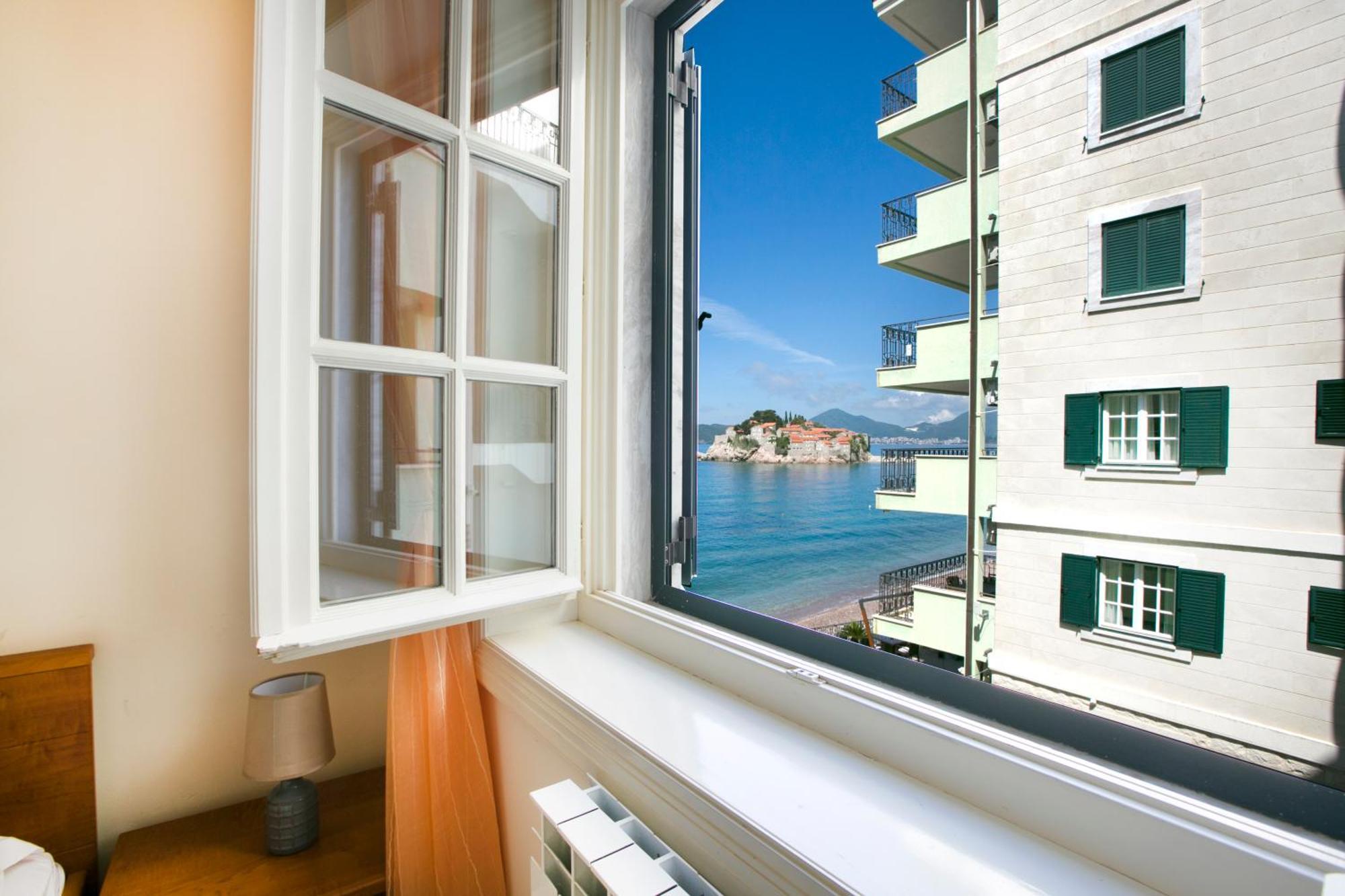 Montesan Beach Apartments Sveti Stefan Eksteriør bilde