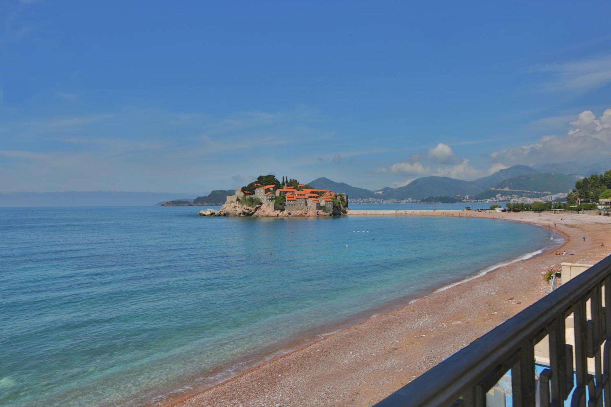 Montesan Beach Apartments Sveti Stefan Eksteriør bilde