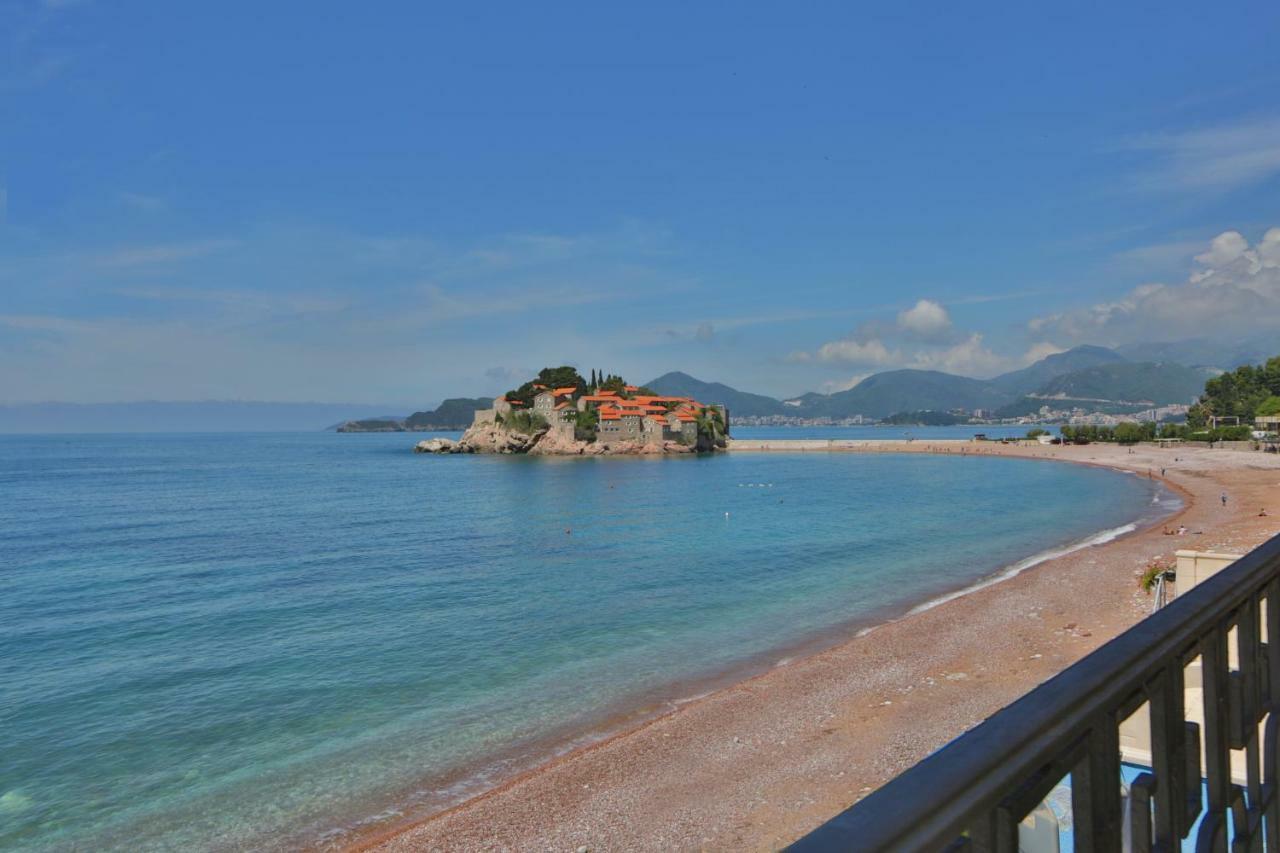 Montesan Beach Apartments Sveti Stefan Eksteriør bilde